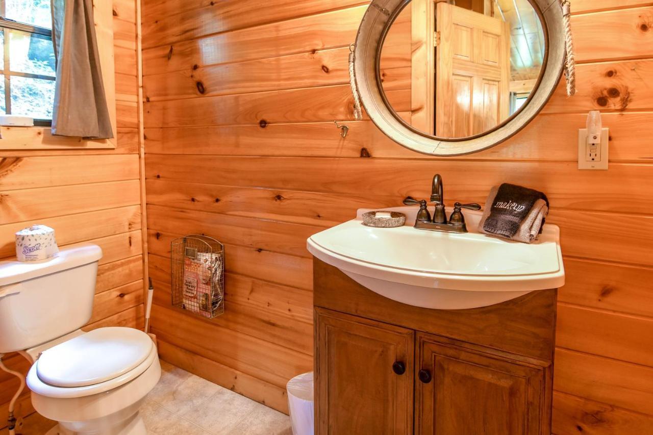 Permanent Vacation-Private Honeymoon Cabin With Hot Tub Sevierville Exterior photo