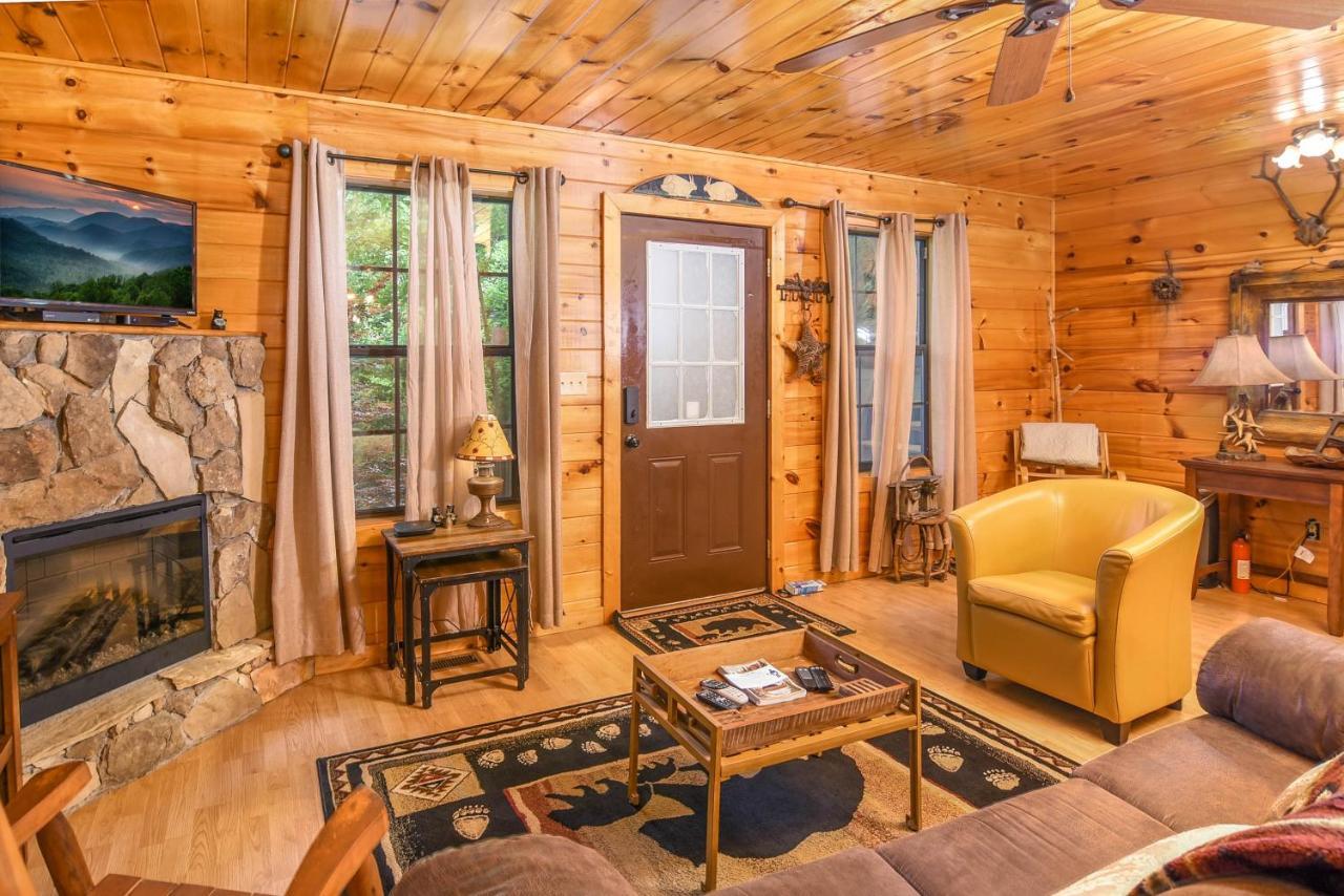Permanent Vacation-Private Honeymoon Cabin With Hot Tub Sevierville Exterior photo