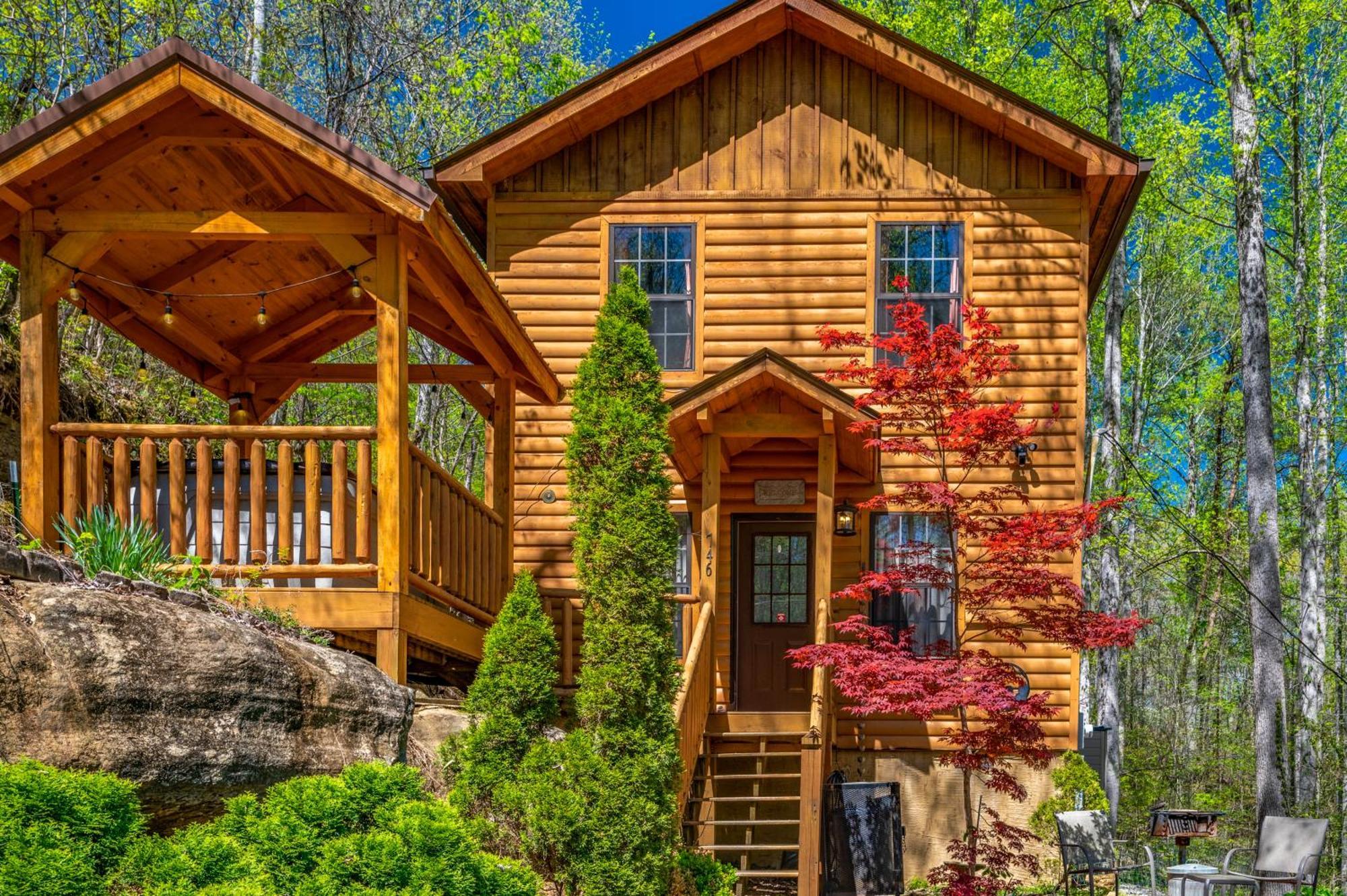 Permanent Vacation-Private Honeymoon Cabin With Hot Tub Sevierville Exterior photo